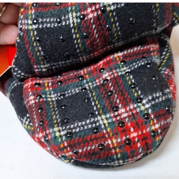 NWT Adult Tartan Plaid Fleece Slipper Socks with Huggable V Heel & Grippers - Picture 4 of 7